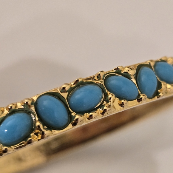 Kenneth Jay Lane Gold and Blue Bracelet - Picture 3 of 5
